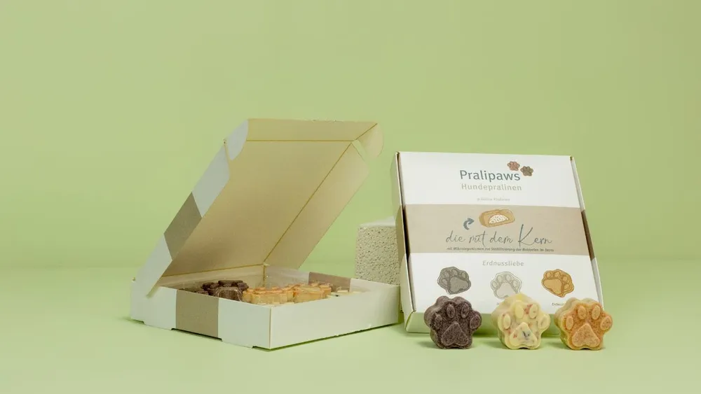 Scatola pieghevole con cioccolatini a forma di cane Scatola pieghevole con cioccolatini a forma di cane