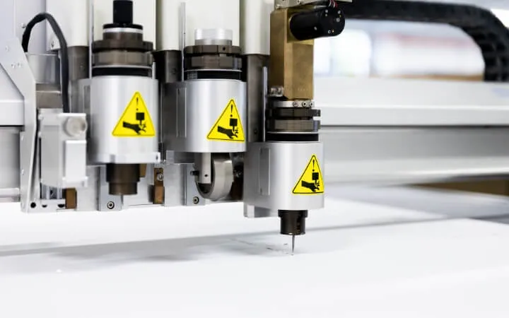 Herstellung von Kartonzuschnitten an einem Plotter Herstellung von Kartonzuschnitten an einem Plotter